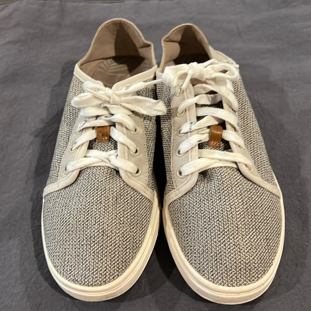 Olukai Pehueali size 7 gray